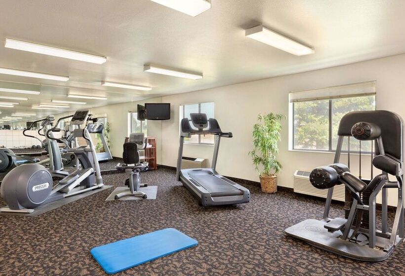 בית מלון כפרי Travelodge By Wyndham Sharon Springs