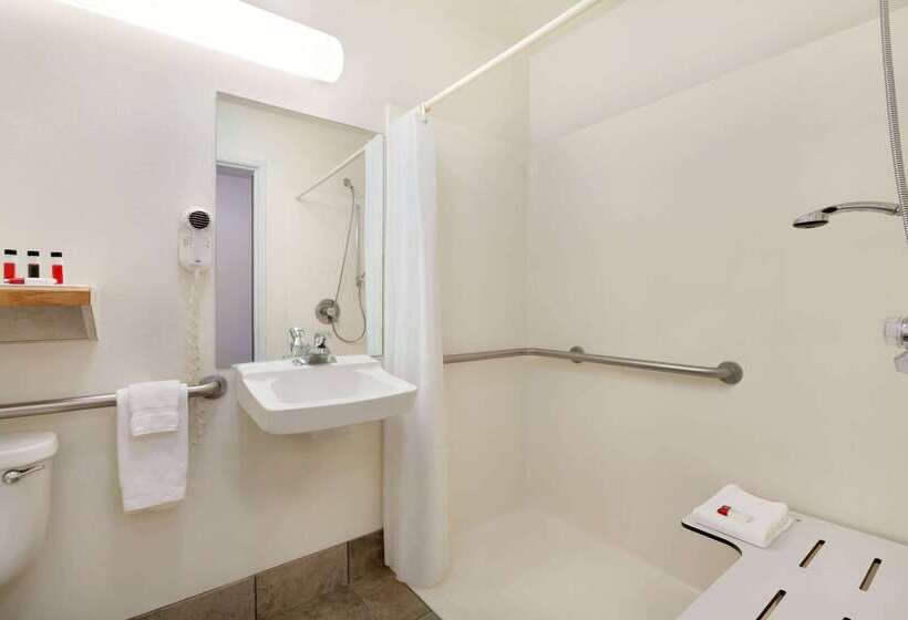 فندق Travelodge By Wyndham Yermo