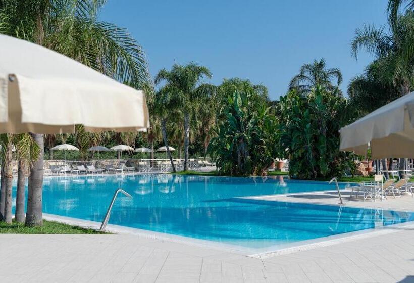 Hotelli Vascellero Club Resort