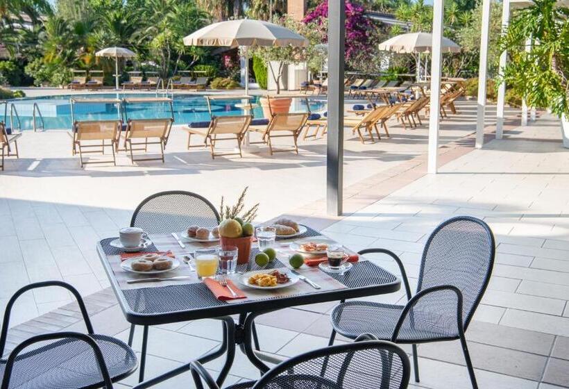 هتل Vascellero Club Resort