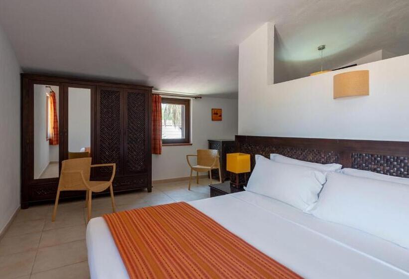 هتل Vascellero Club Resort