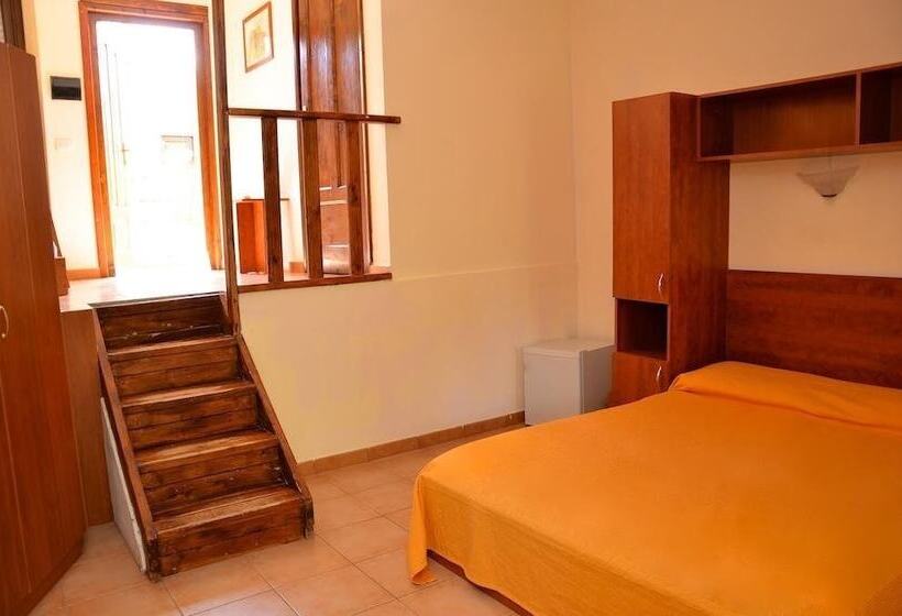 호텔 Villaggio Faro Punta Stilo