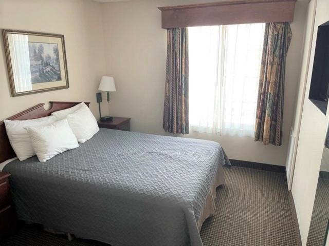 River Hills Hotel Mankato