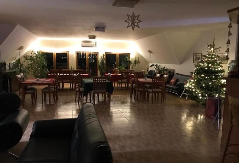 Bed and Breakfast Prosper Lovasklub Panzió