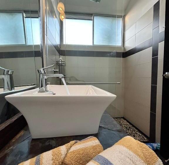 تختخواب و صبحانه Wayra Natura