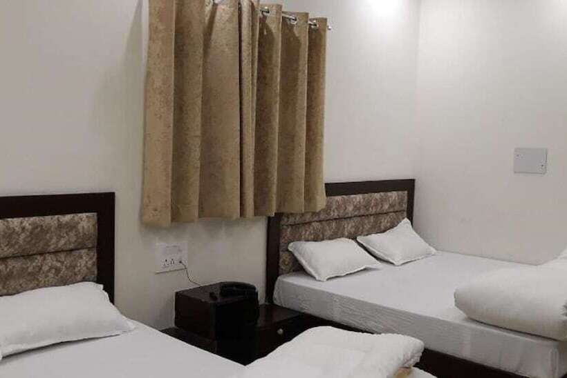 Goroomgo Hotel Gokul Grand Dehradun