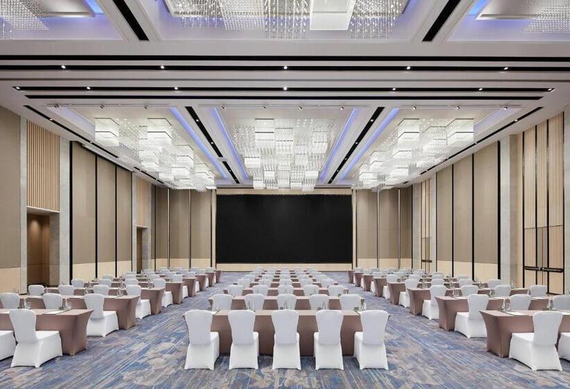 هتل Courtyard By Marriott Qinhuangdao West