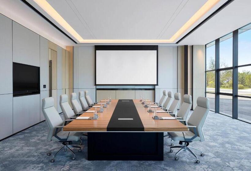 هتل Courtyard By Marriott Qinhuangdao West