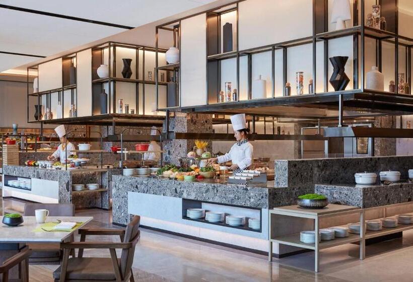 هتل Courtyard By Marriott Qinhuangdao West