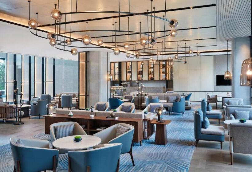 هتل Courtyard By Marriott Qinhuangdao West