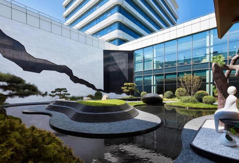 هتل Courtyard By Marriott Qinhuangdao West