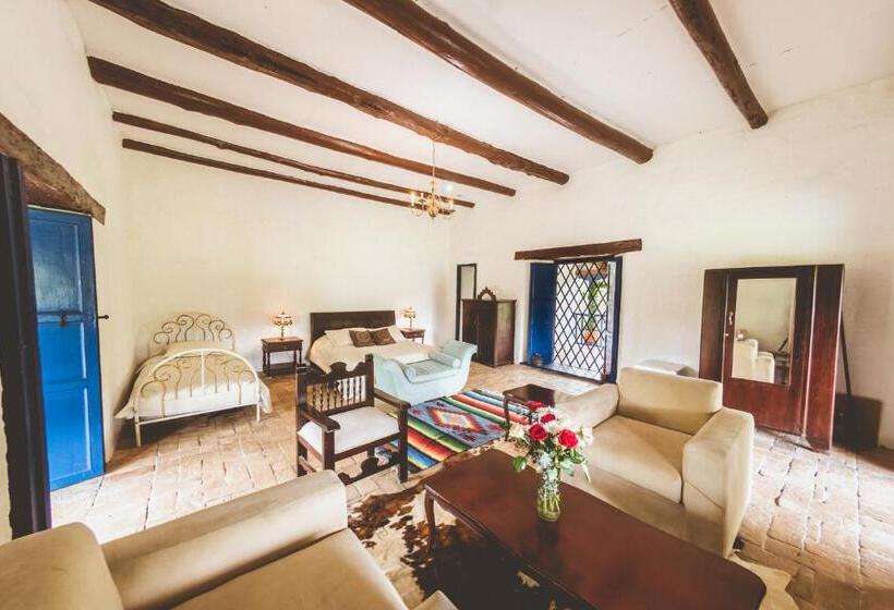 هتل Hacienda Pisoje