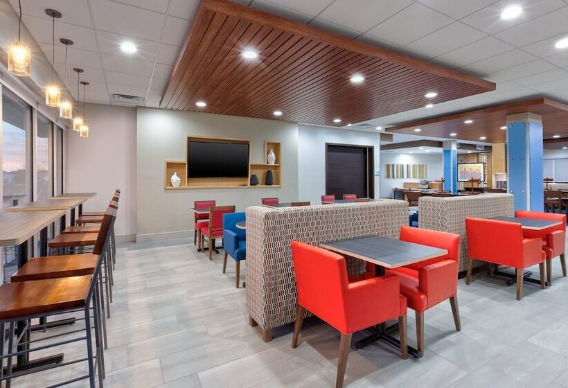 호텔 Holiday Inn Express & Suites   Wooster, An Ihg