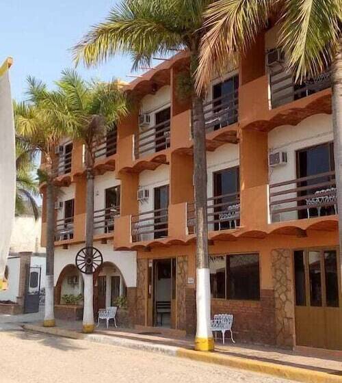 هتل Bungalows La Rienda Guayabitos