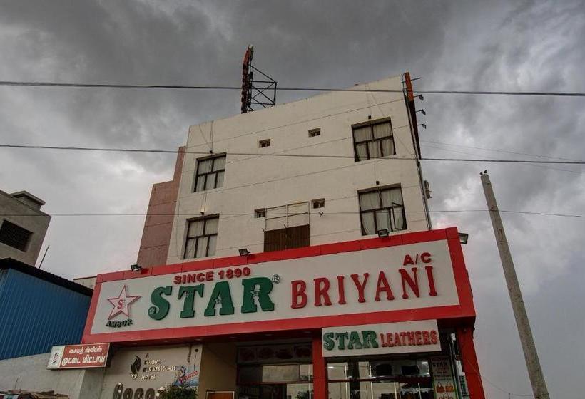 ホテル Oyo 45416 The Naagaa Residency