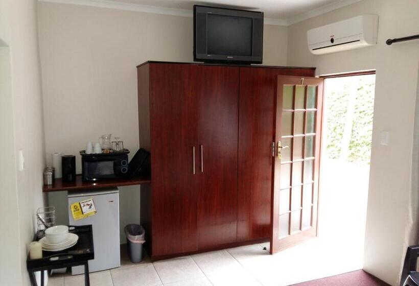 פנסיון Pine Tree Lodge Pe