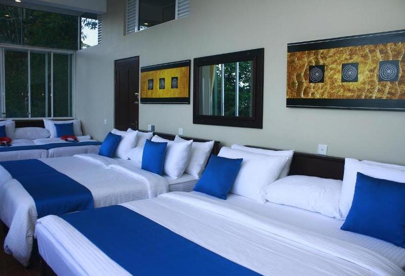 אתר נופש The Riverston Grand