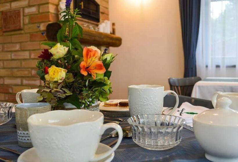 مبيت وإفطار Somhegyi öreg Hársfák Major Vendégház