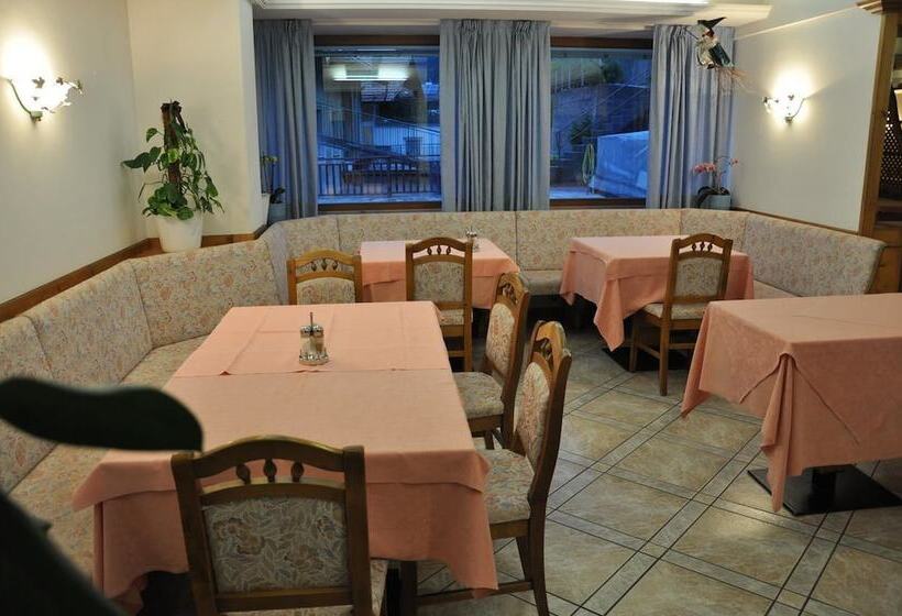 فندق Albergo Dolomiti