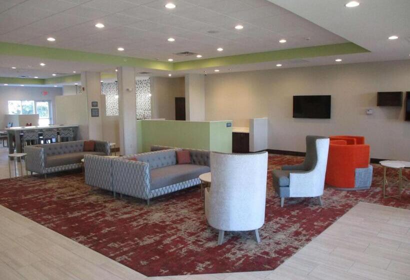 هتل La Quinta Inn & Suites By Wyndham Jackson Cape Girardeau