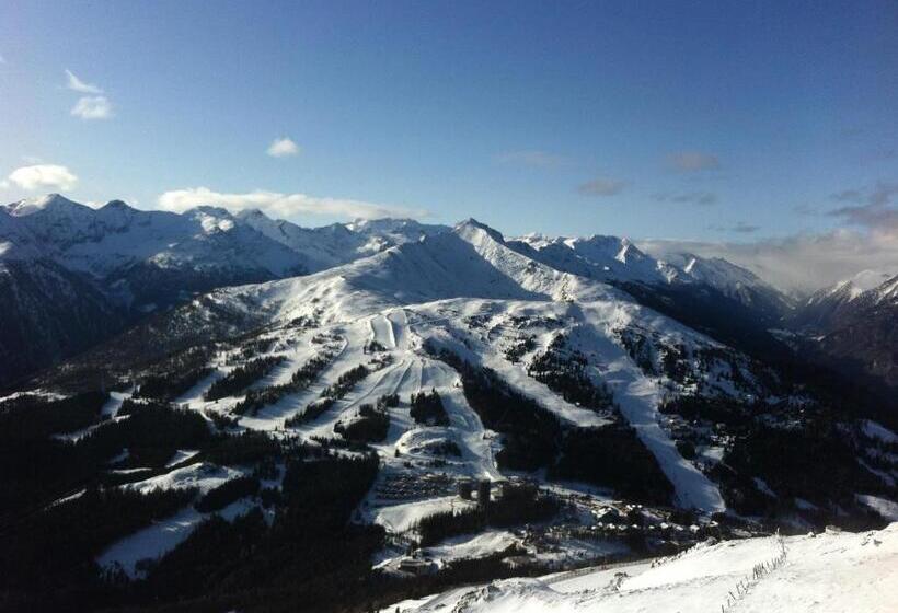 فندق Locus Malontina