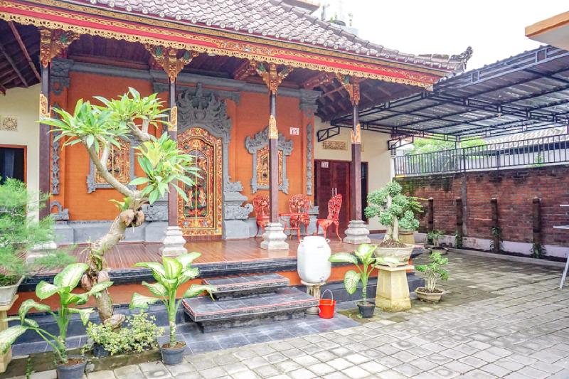 호텔 Reddoorz Near Buleleng Harbour 2