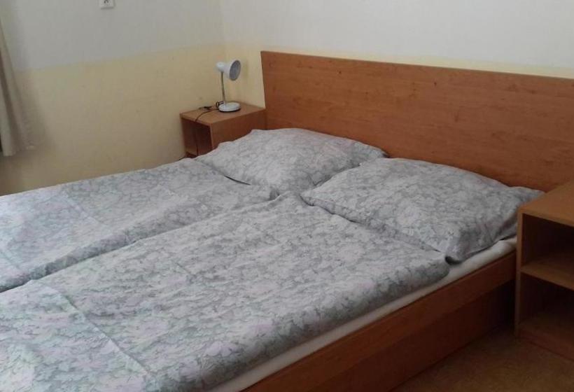 Пансион Turistická Ubytovna Zámeček