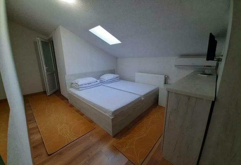 پانسیون Complex Turistic Casianna & Spa