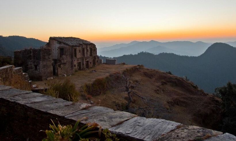 منتجع Tree Of Life Grand Oak Manor Binsar