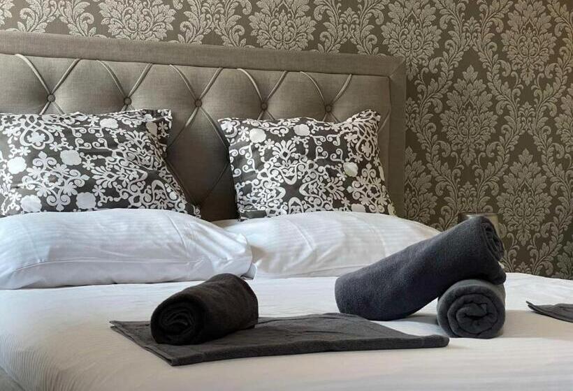 ベッドアンドブレックファースト Végvári Hotel Eger