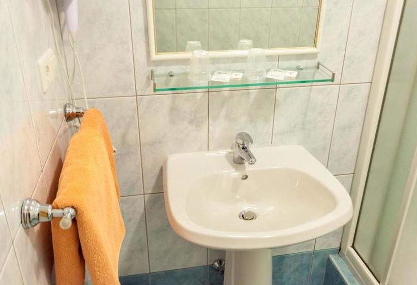 پانسیون Guesthouse Villa Adria