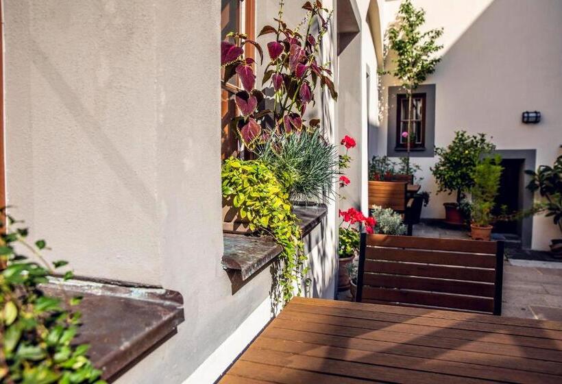 پانسیون Penzion Thir