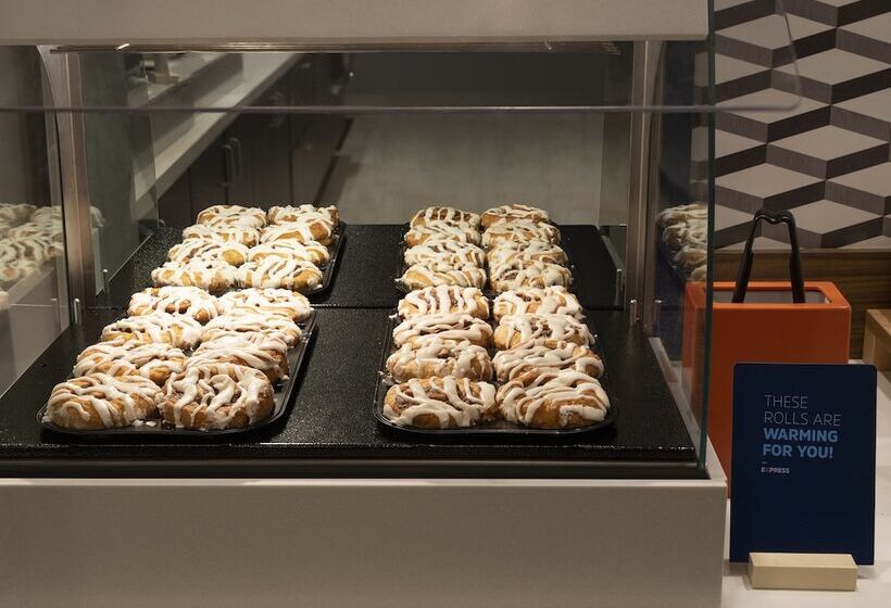 هتل Holiday Inn Express & Suites   Lockport, An Ihg