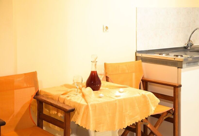 هتل Artemis Room