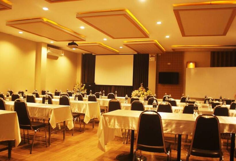 Metro Hotel & Spa