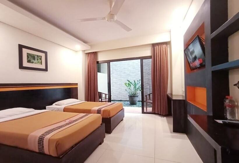 Отель Grand Bintang Tawangmangu