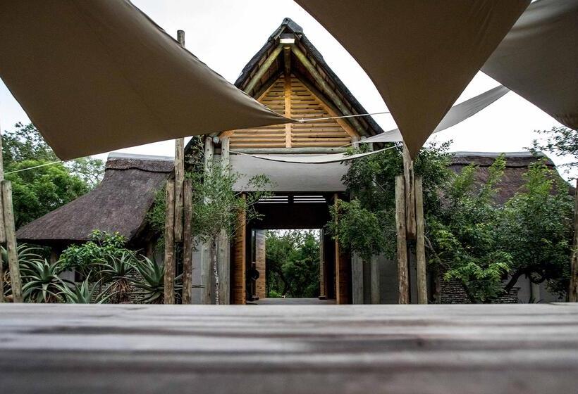 Отель Royal Thonga Safari Lodge