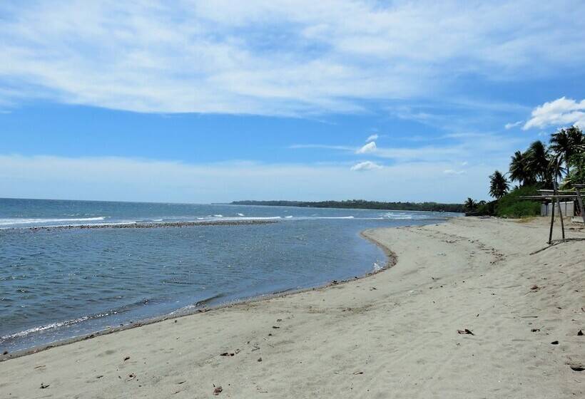 Kavs Beach Resort
