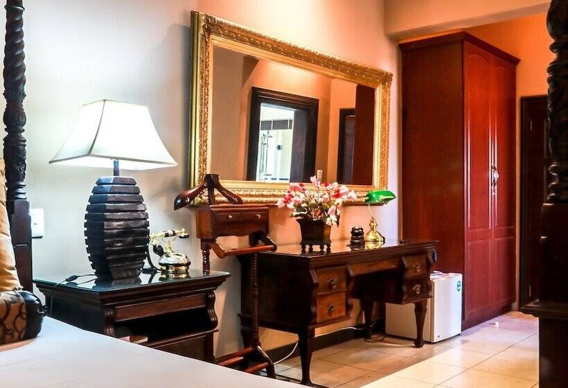 پانسیون Caesars Guesthouse & Conference Centre