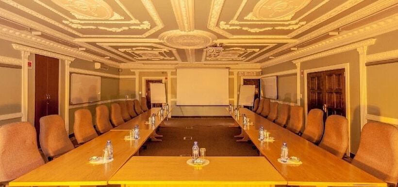 پانسیون Caesars Guesthouse & Conference Centre
