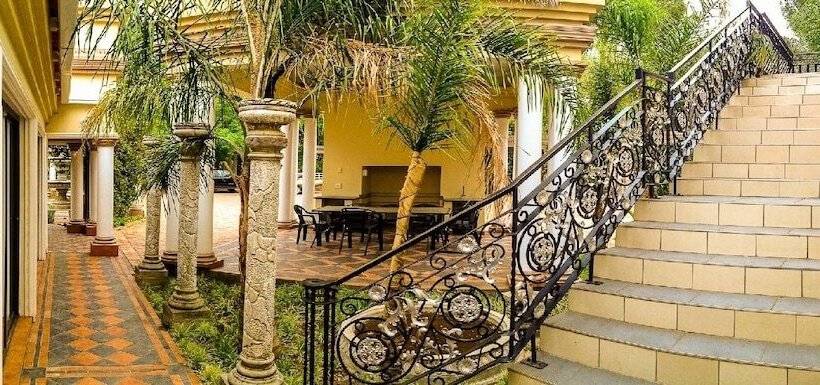 پانسیون Caesars Guesthouse & Conference Centre