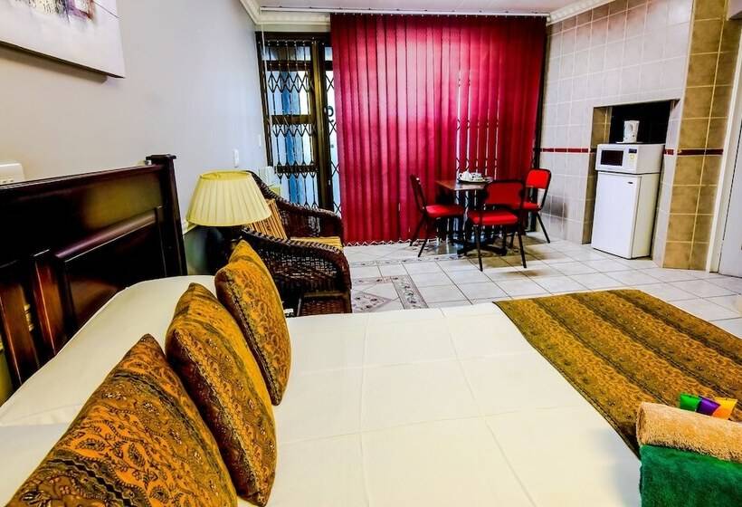 پانسیون Caesars Guesthouse & Conference Centre
