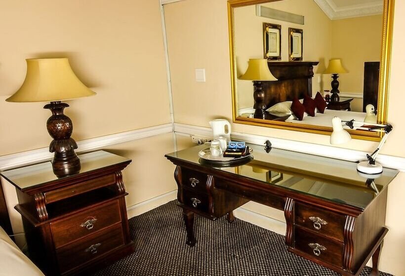 پانسیون Caesars Guesthouse & Conference Centre