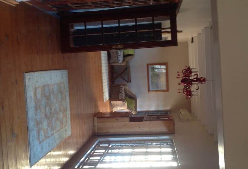پانسیون Utopia Guest House
