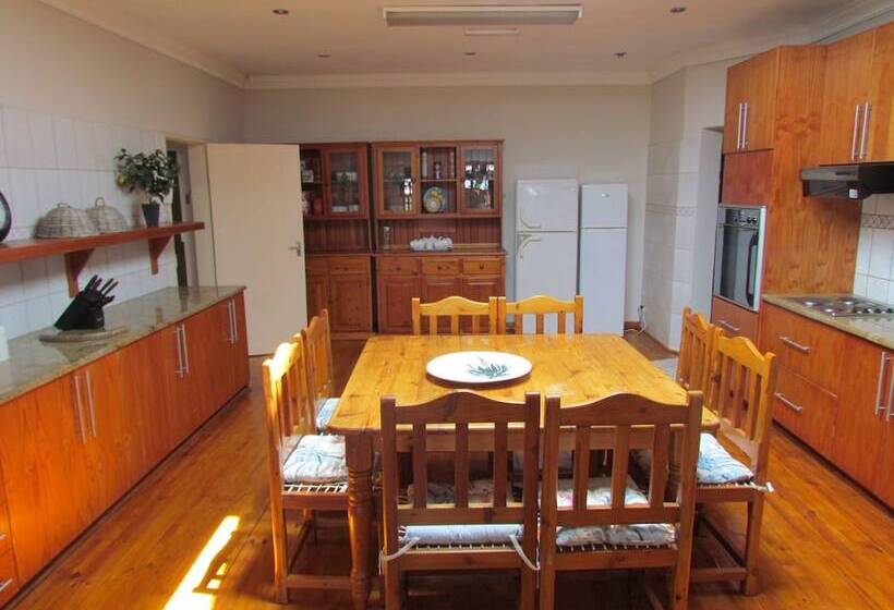 پانسیون Utopia Guest House