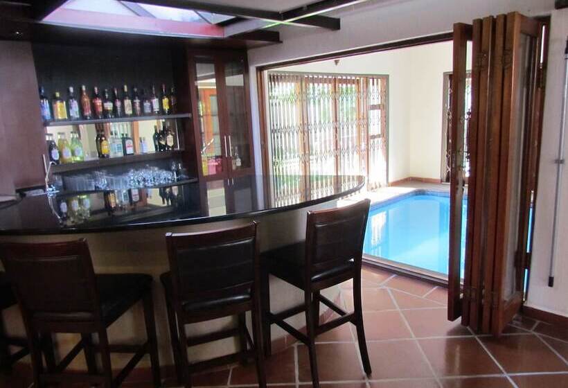 پانسیون Utopia Guest House