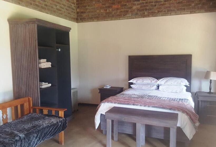 مبيت وإفطار African Flair Country Lodge