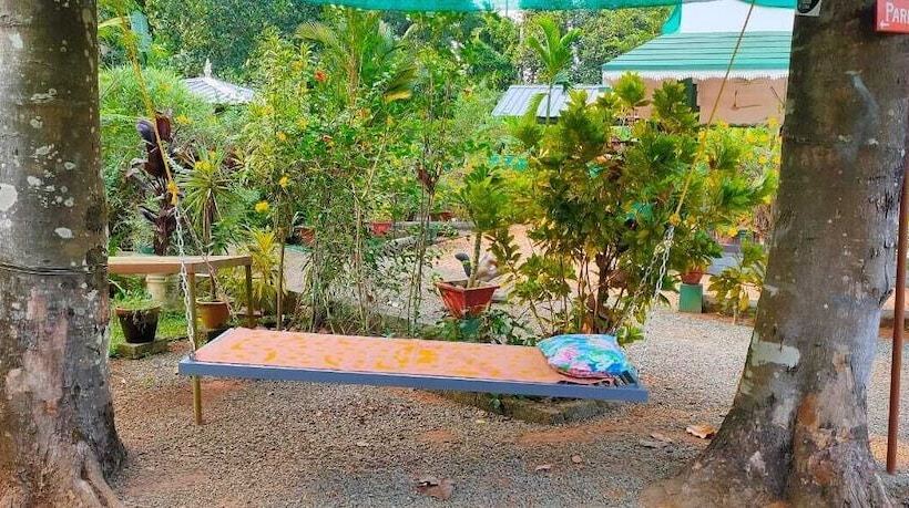 ベッドアンドブレックファースト Kuttickattil Gardens Homestay