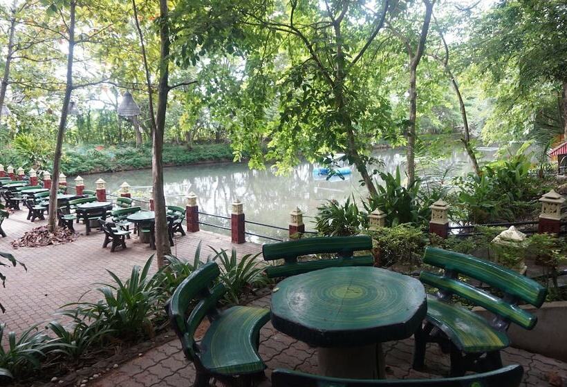 هتل C & C Resort Nangrong