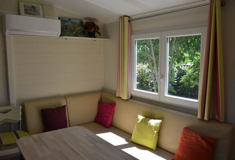 فندق Camping Les Chenes Clairs